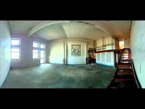 moderne loftwohnung innengarten holz boden küche edelstahl