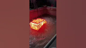 Раскалённый металл заставляет воду гореть?