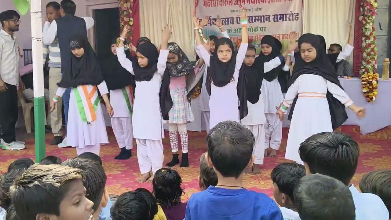 Kisi bacchiyon ka dance dekhiae 