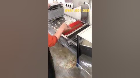 Máy rửa khay công nghiệp dàn đơn Tâm Chính cho bếp 2000 suất.