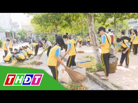 Video: Đủ điều Chỉnh!: Lada Dance được Yêu Cầu Ngừng Lạm Dụng đồ Nhựa