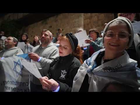 שרים עם קולולם במגדל דוד - למען המשפחות השכולות
