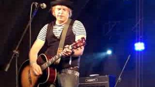 Prohrála v kartách - Kosmonaut