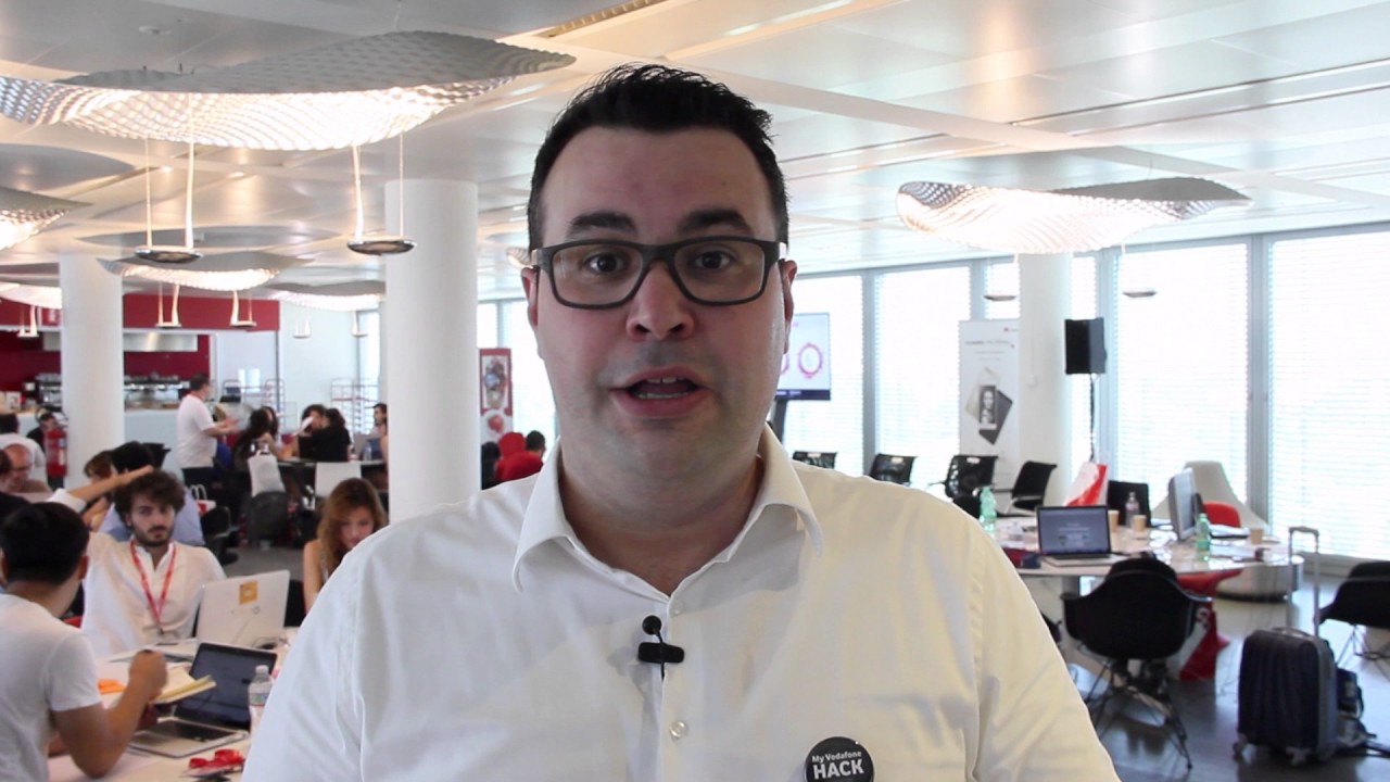 My Vodafone Hack: è iniziata la maratona di 24 ore con decine di giovani al Vodafone Village