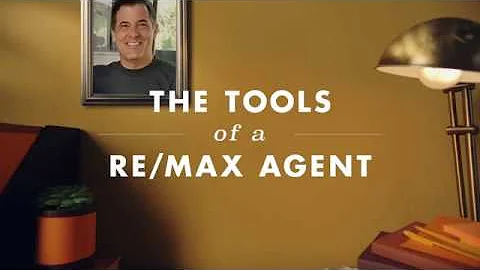 Realtor Scott Neasham with Re/Max  in Newton, Iowa...