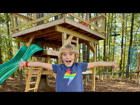Nolan’s Tree House dreams have been brought to life! 🌳🌲🔨🧰 Take a tour of his crib with him! 😁