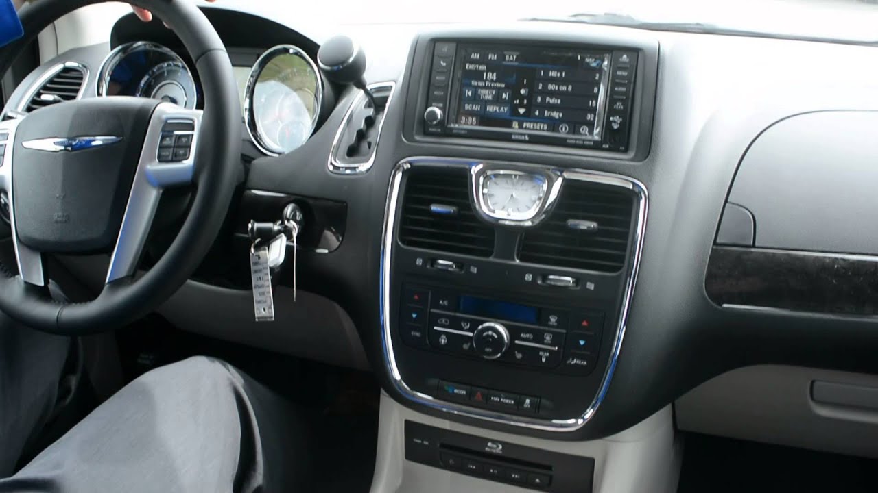 2015 Chrysler Town and Country Interior - YouTube