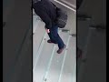 مقلب سماعة الايربود 