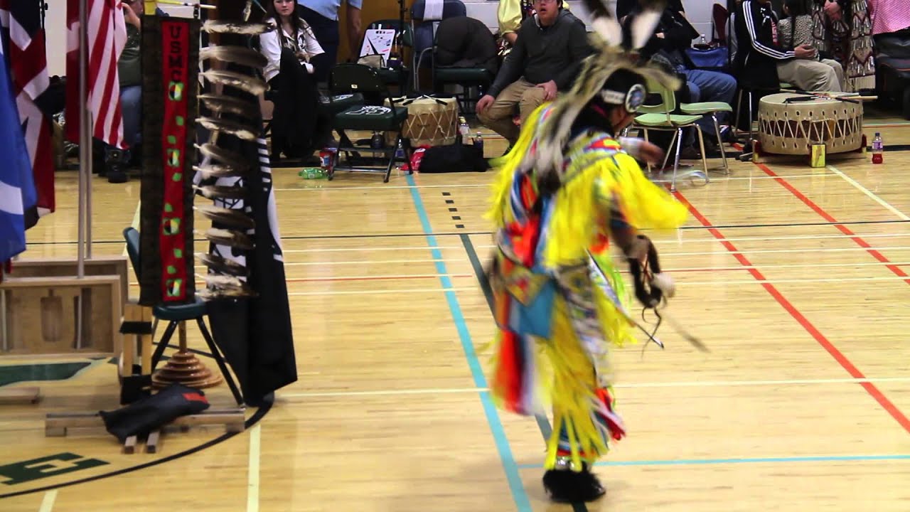 Gathering at the Rapids Powwow - Teen Boy's Grass Contest