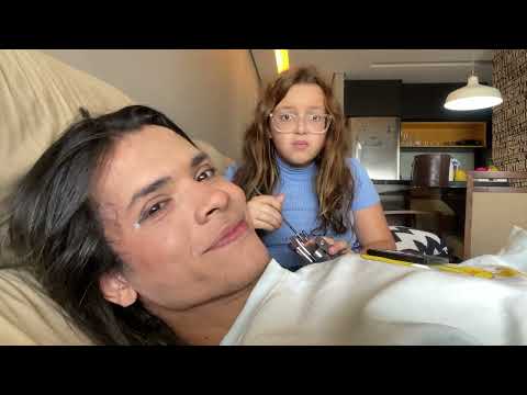 ASMR Lorena tentando fazer maquiagem denovo em mim