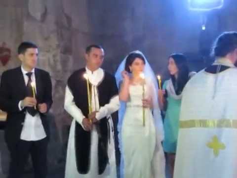 ჯვრისწერა. ბესო მუზაშვილი და თეონა ნადირაძე.