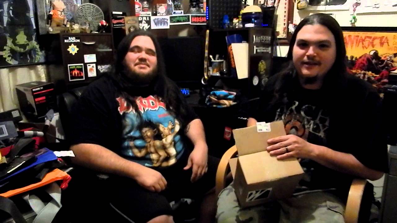 Cheesymetal opening January Monthly Metal box