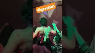 Baby’s First Crowd Surf 👶🏼🤘🏽😎