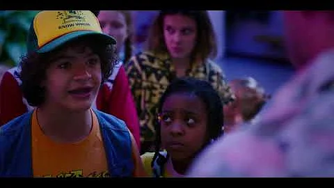 Stranger Things Season 3 Episode 8 | Steve gets To...