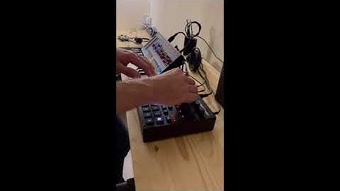 Roland JU-06 and Elektron Digitakt Synthwave Jam