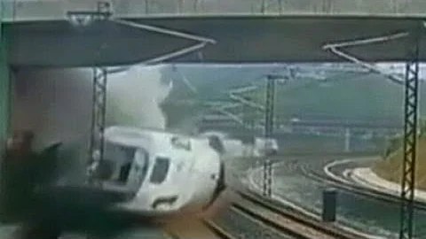 Caught on Tape: Deadly Train Crash in Spain - DayDayNews