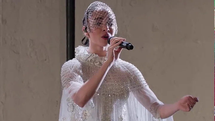 FKA twigs - Cellophane ( live for Valentino )