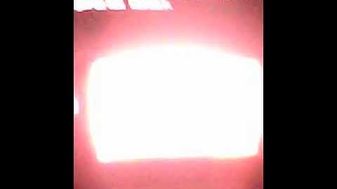 Windows 7 vs Windows 98 Elena Crying Has BSOD