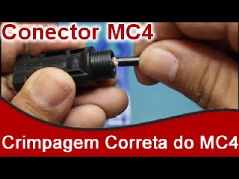 Vídeo: Como você conecta os conectores do painel solar?