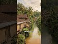 Sungai Ini Bisa Tiba-Tiba Berubah Warna