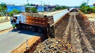 Download Lagu Processing Filling Foundation Road, Skills Driver Bulldozer SHANTUI, SHACMAN Dump Truck Unloading MP3 Download Lagu Processing Filling Foundation Road, Skills Driver Bulldozer SHANTUI, SHACMAN Dump Truck Unloading MP3