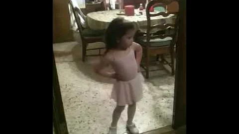 Ellie Bono sings who dat