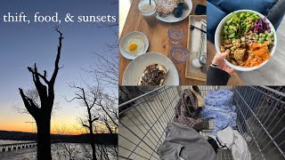 weekend vlog | thrifting, food, sunset