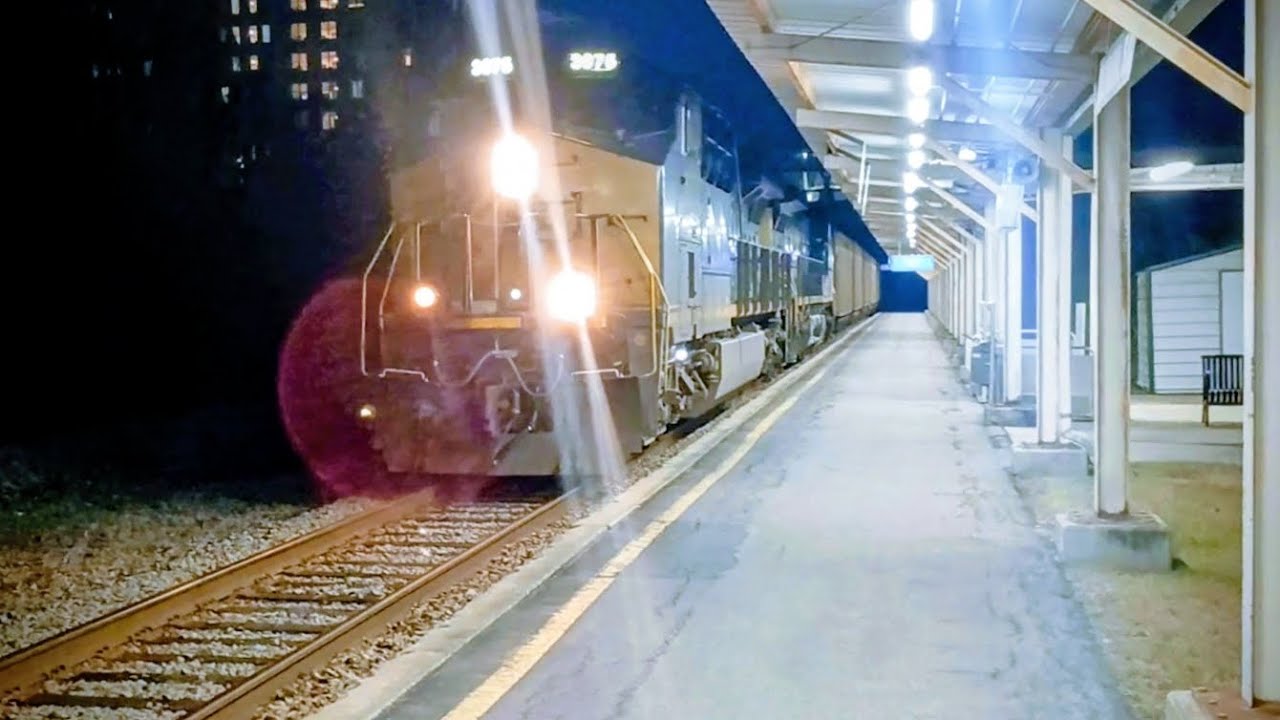 CSX E321 by the Columbia SC Amtrak station on the CSX Columbia Subdivision the S-Line 