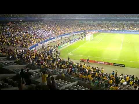 Vídeo de estádio lotado entoando 'Sou Bolsonaro' é da Festa do