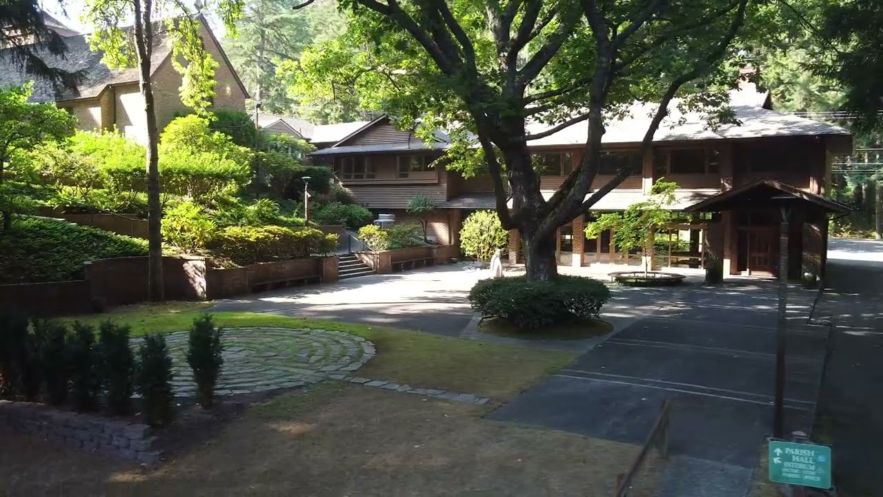 St. Barnabas Labyrinth & Close   Wide View