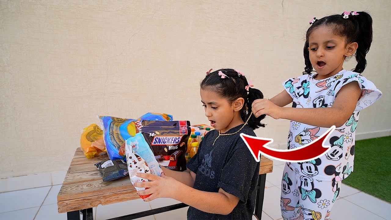 فيلم بائعة شريرة تاخذ سلسال الذهب من البنت ! لولو