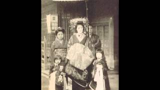 Old pictures of Japanese courtesans