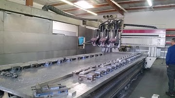 Komo VR-530TG MACH III CNC router demo