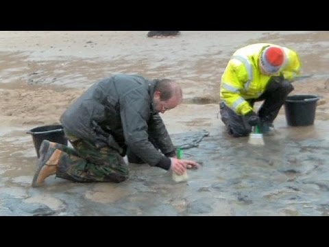 Video: Ungewöhnliche Fußabdrücke Auf Alten Steinen In Peru - Alternative Ansicht