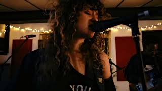Mothers Eyes - Robyn Banks Live Session