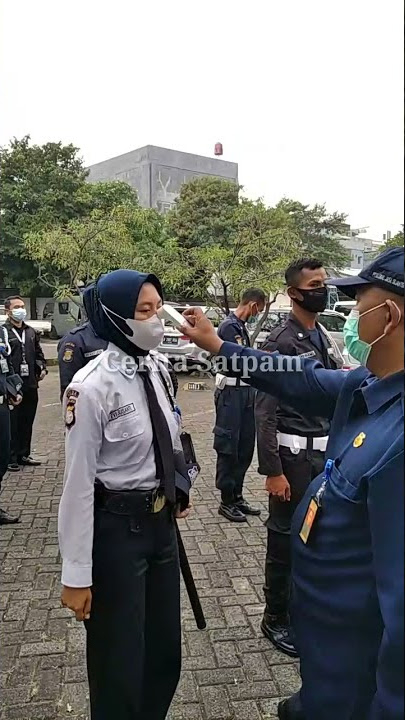 Cek suhu Tubuh Anggota Satpam Sebelum tugas#short