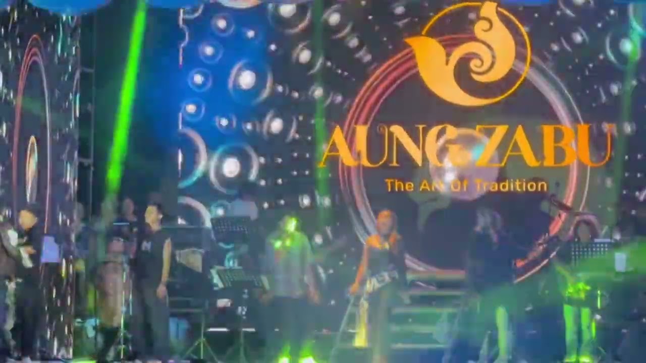 အောင်ဇဗ္ဗူ နဲ့ နိုးစိန်လေးရဲ့  အမိုက်စားသီဆိုမှာလေးပါ🥰