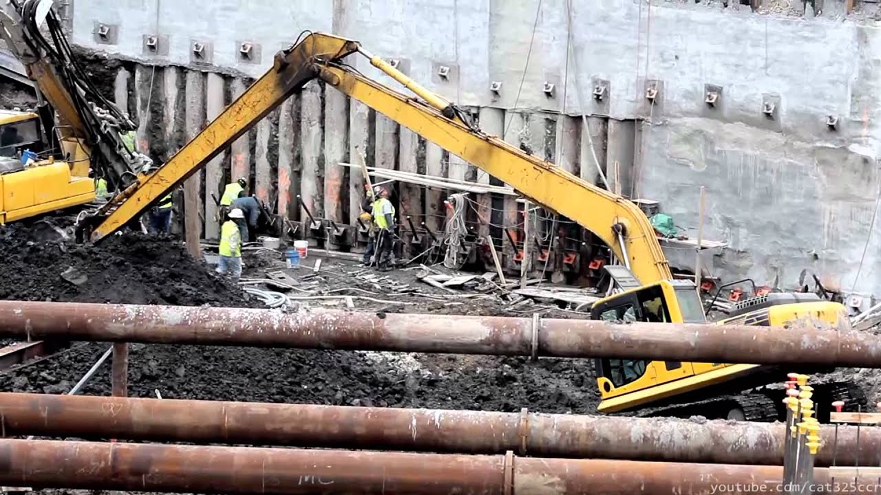 Komatsu PC200 long reach working - YouTube