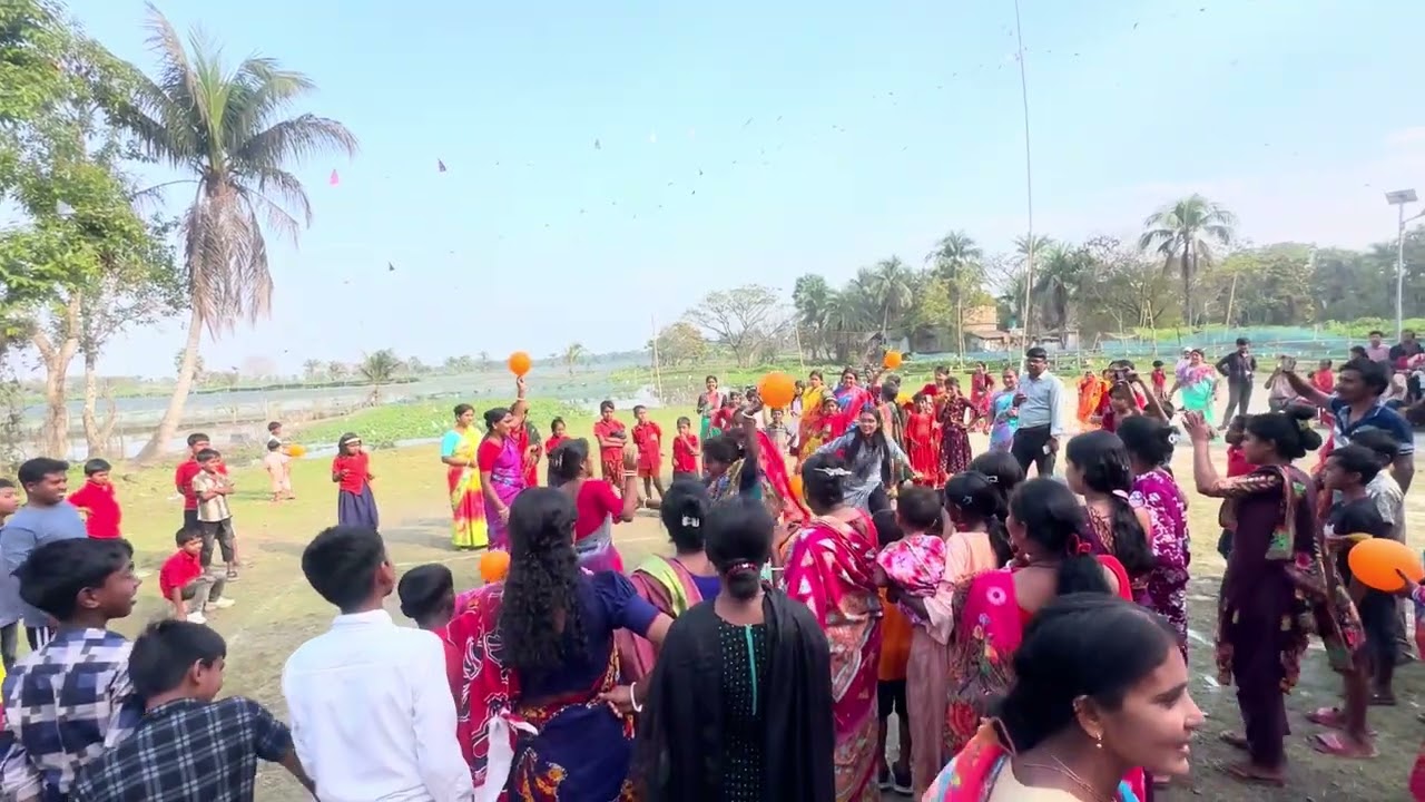 মেয়ে দের বেলুন খেলা না দেখলে মিছ করবেন#funny#like #commant #wotk 