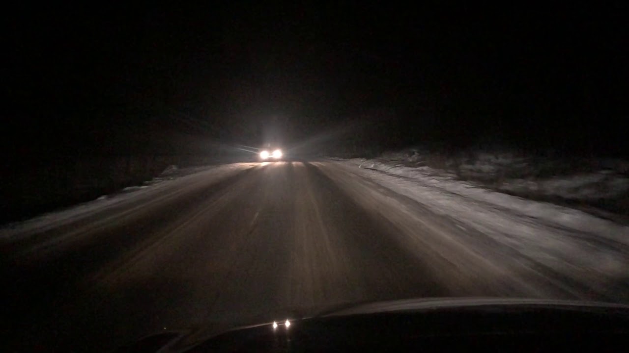 Как должны светить биксеноновые фары на трассе в темноте! - YouTube