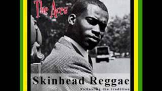 Video thumbnail of "Mr. Symarip - The skinheads them crash the moon"