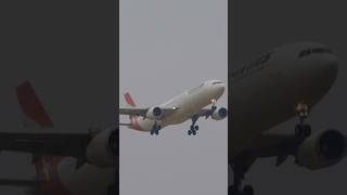 Qantas Airbus A330-300 VH-QPC Arriving at Melbourne RW16