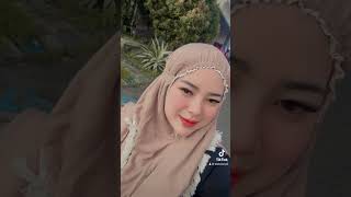 Sigemoy pake mukena lebih adem manis diliat #prank #comedy #storywa #vlog #viral