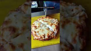 cheese 🧀 pizza 🍕😋😍👌