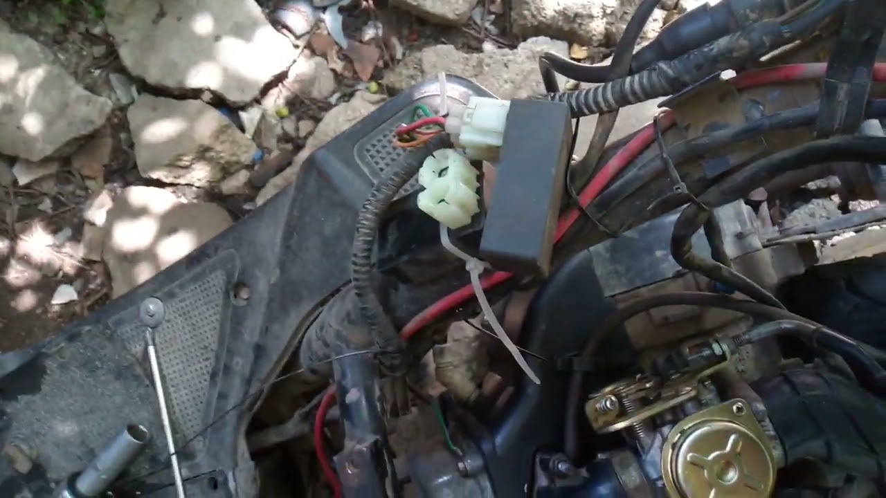 Если скутер-мопед не заводится со стартера,но с лапки запускается ...