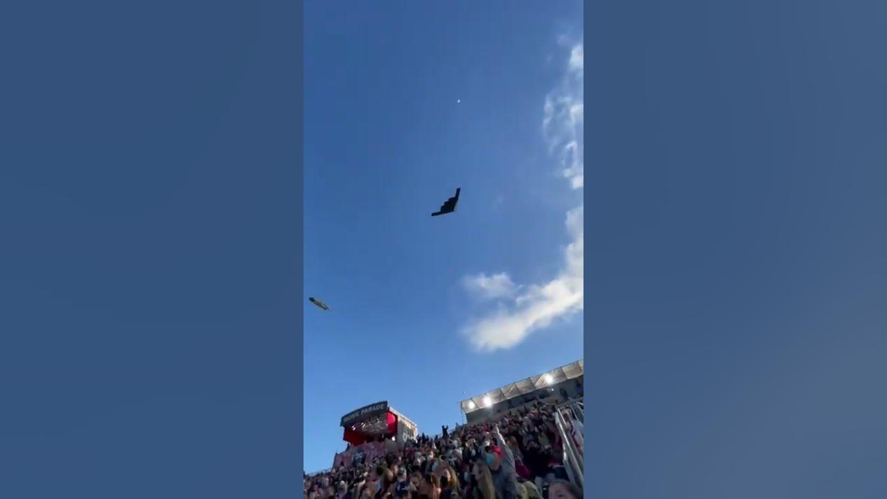 #rosebowl #rosebowlgame #roseparade #usaf #b2 #b2spirit #avgeek #aviation #militaryaircraft #rosebowl #rosebowlgame #roseparade #usaf #b2 #b2spirit #avgeek #aviation #militaryaircraft