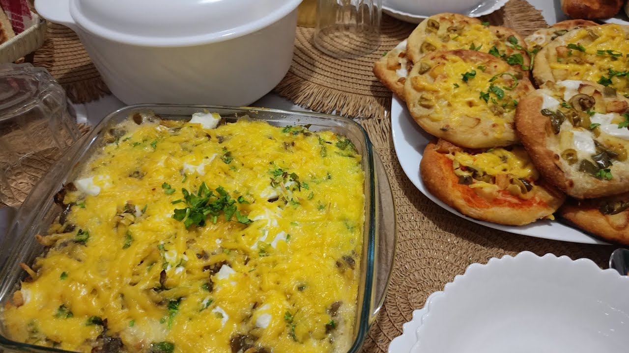 شربة فرميسال مع كسرة رخساس مرفوقة بغراتان و ميني بيتزا على مائدة افطاري المتواضعة