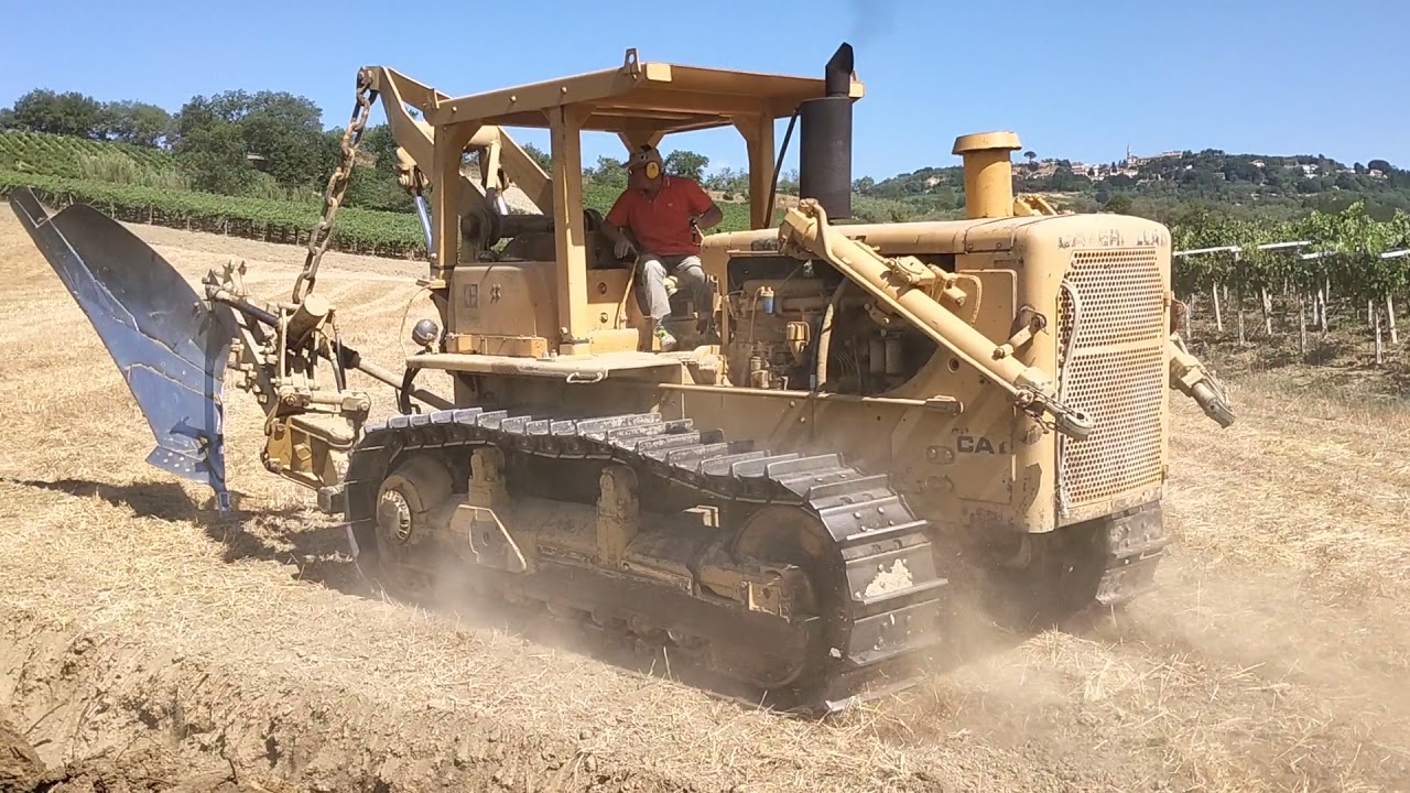 CAT D8 - aratura da scasso - F.lli Giurastante - Vacri