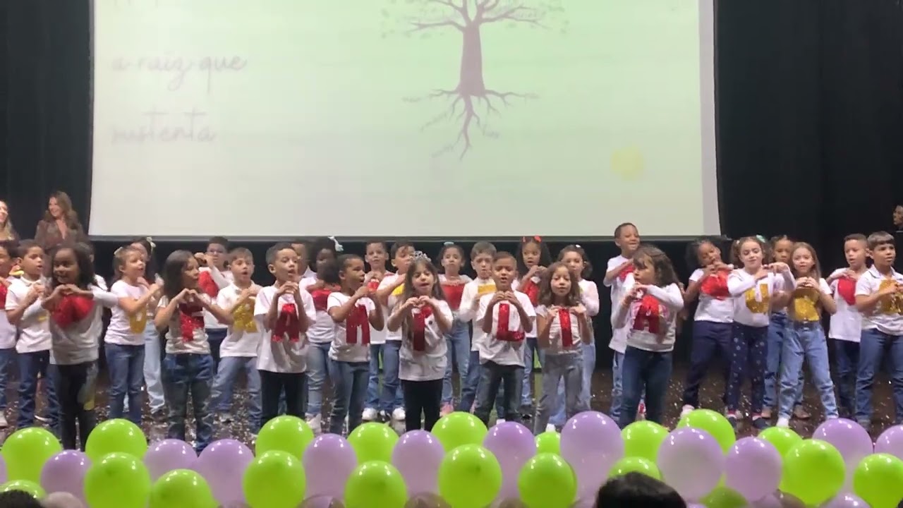 Família o maior tesouro - Yasmin Veríssimo | Apresentação do DIA DA FAMÍLIA 2024! #colegio #musica