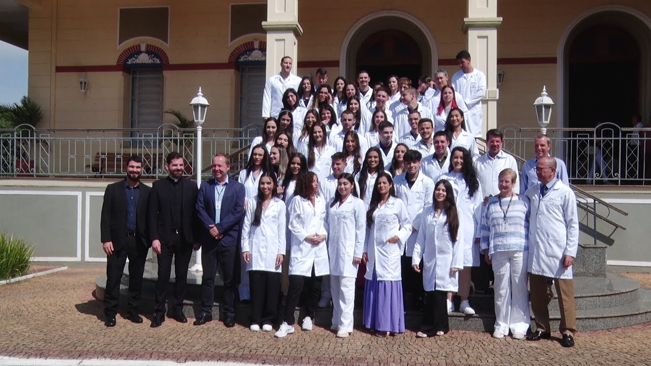 Cerimônia marca a entrega do jaleco para estudantes de medicina do ...